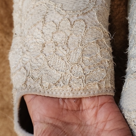 Stella McCartney Embroidered Limited Edition Luxury Sneakers - Picture 6 of 16